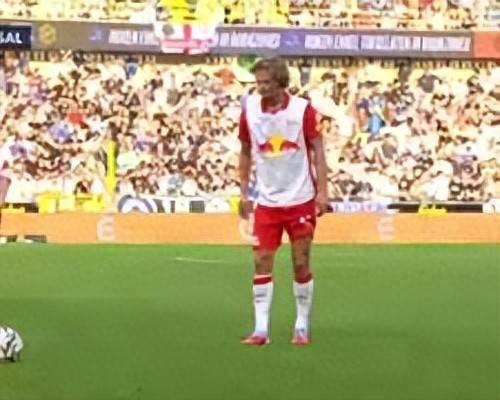 布鲁明顿主场胜出，冲击升级区