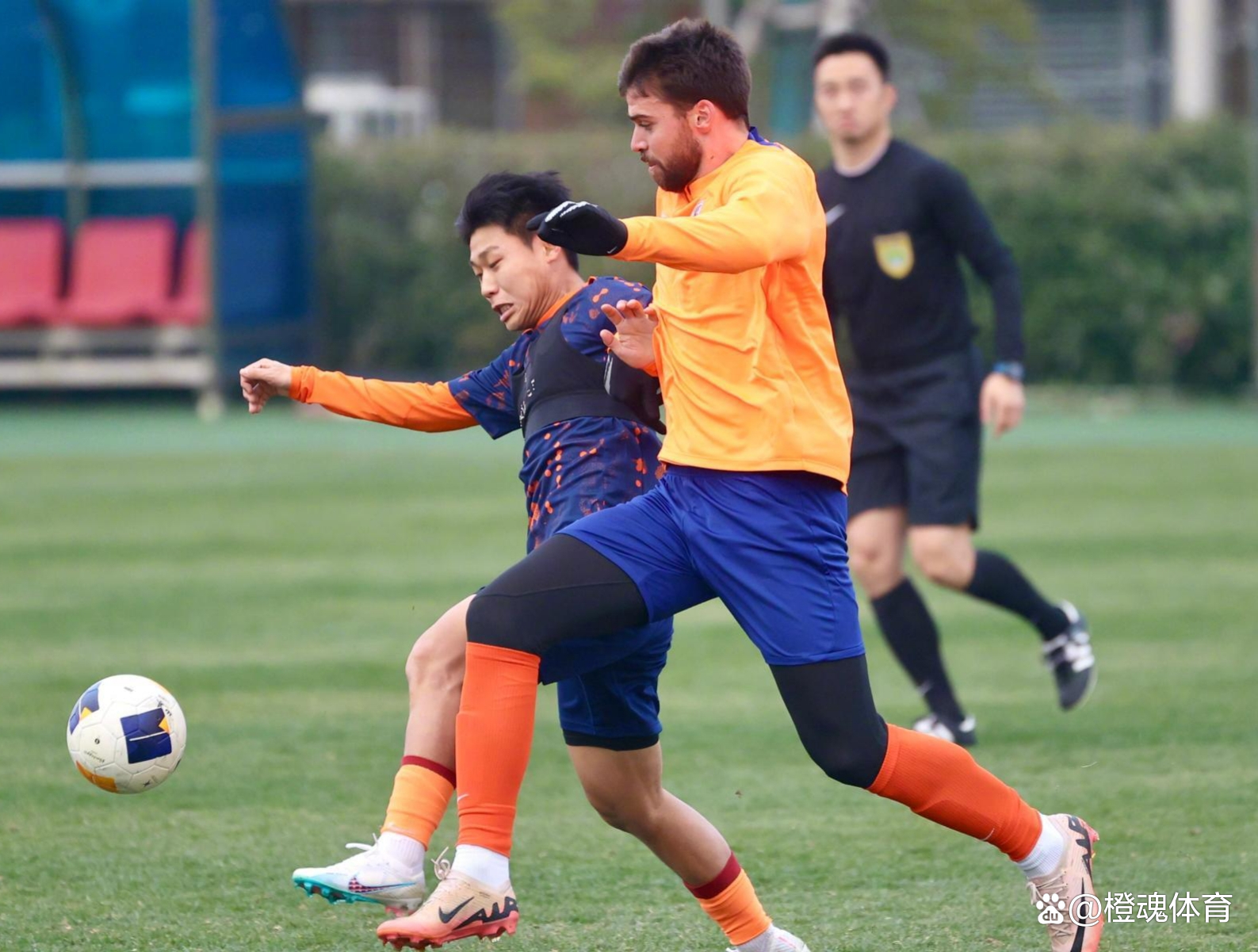 关于热门球队备战国际比赛,备受关注的信息 关于热门球队备战国际比赛,备受关注的信息