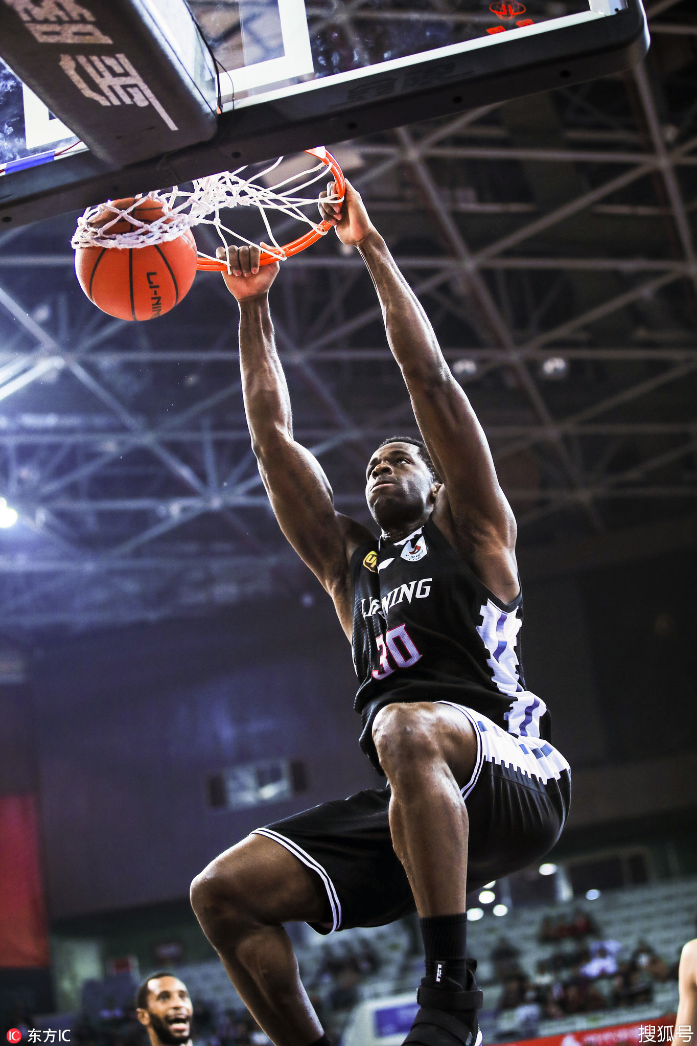 开云体育官网-包含美因茨客场逆转胜，喜迎主场连胜的词条