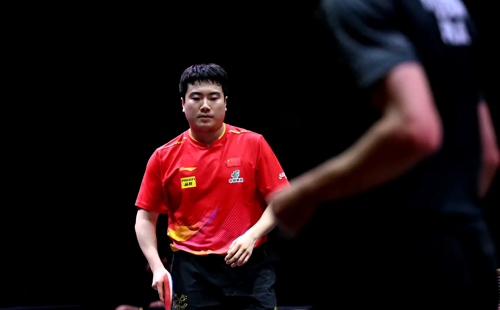 匈牙利运动员以谦逊态度出击，赢得掌声的简单介绍