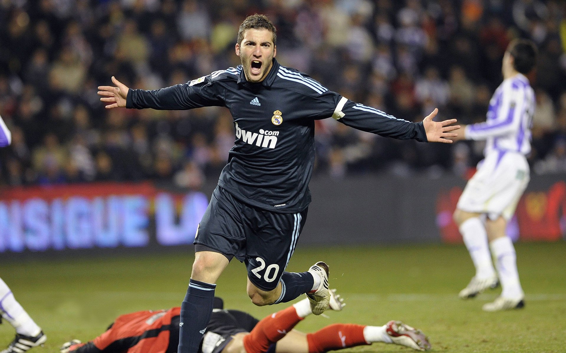 双城记，尼斯加时鏖战破马竞，摩纳哥赛道迪亚斯上演街道之王