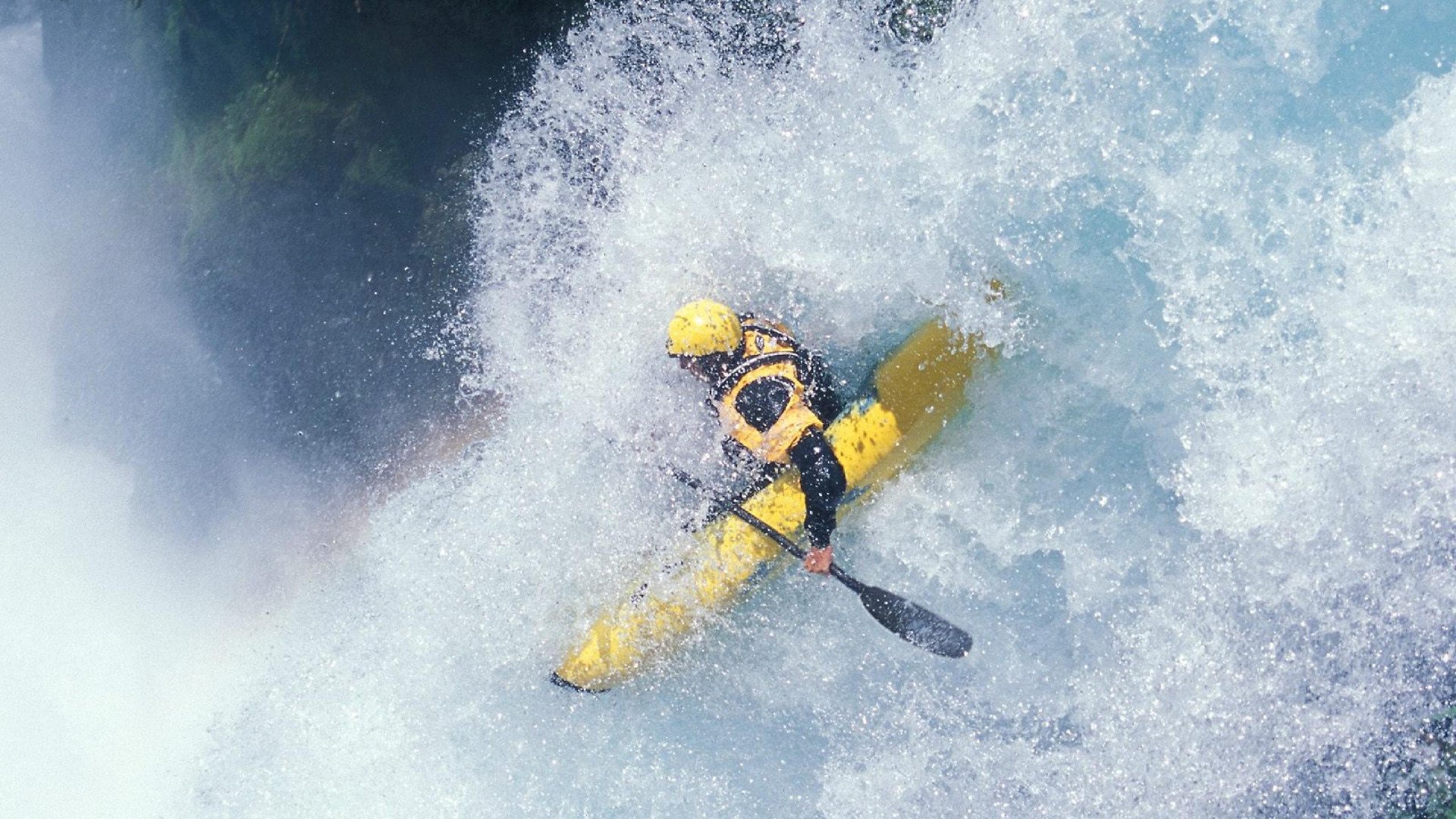 秘鲁关键战突围勒沃库森，蒂亚戈成为全场焦点—南美新星的欧洲崛起之路