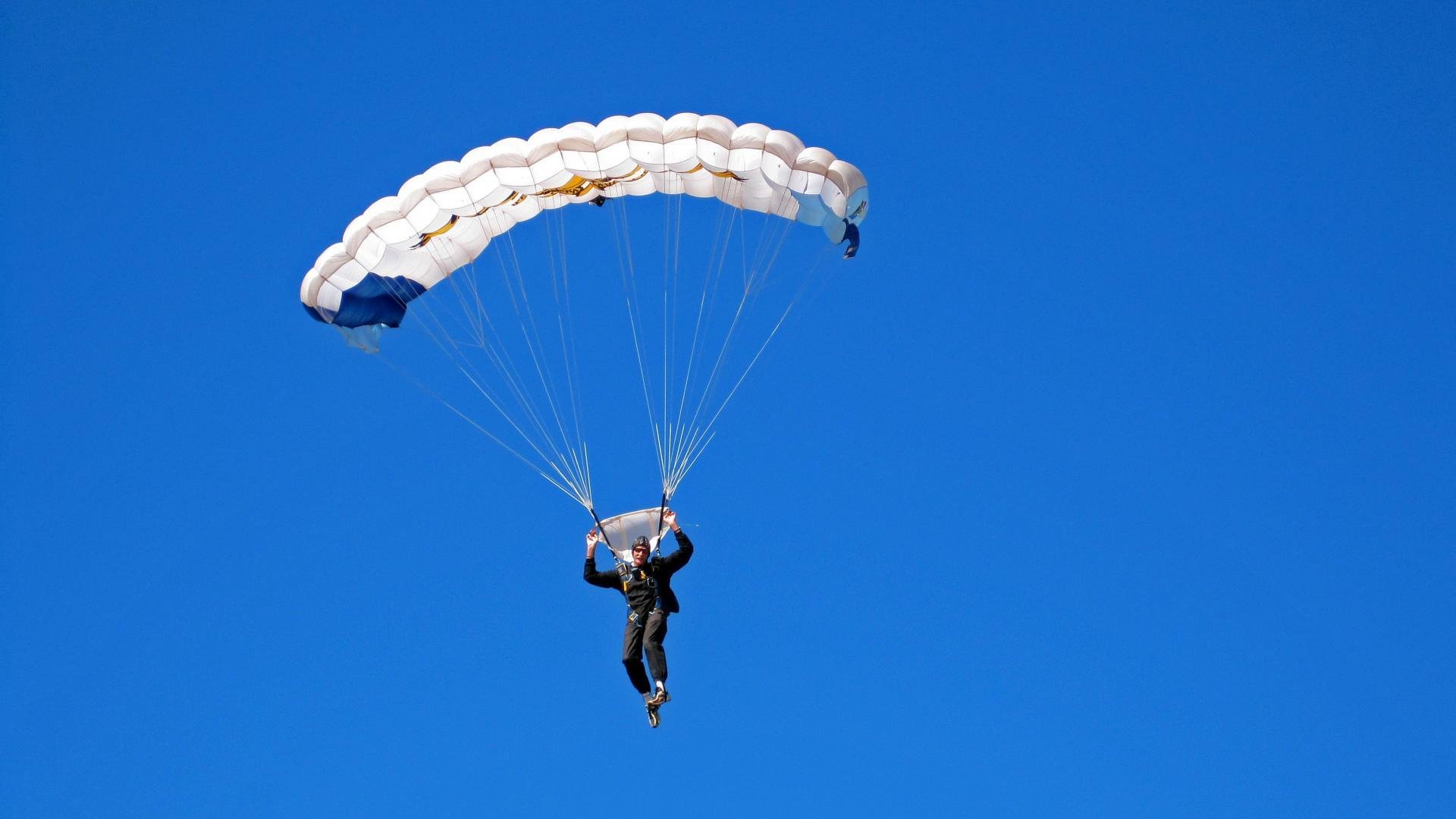 法网轻取戴维斯杯，蒂姆扛起全队，奥地利网球的孤独荣光